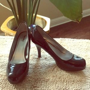 Black patent pumps